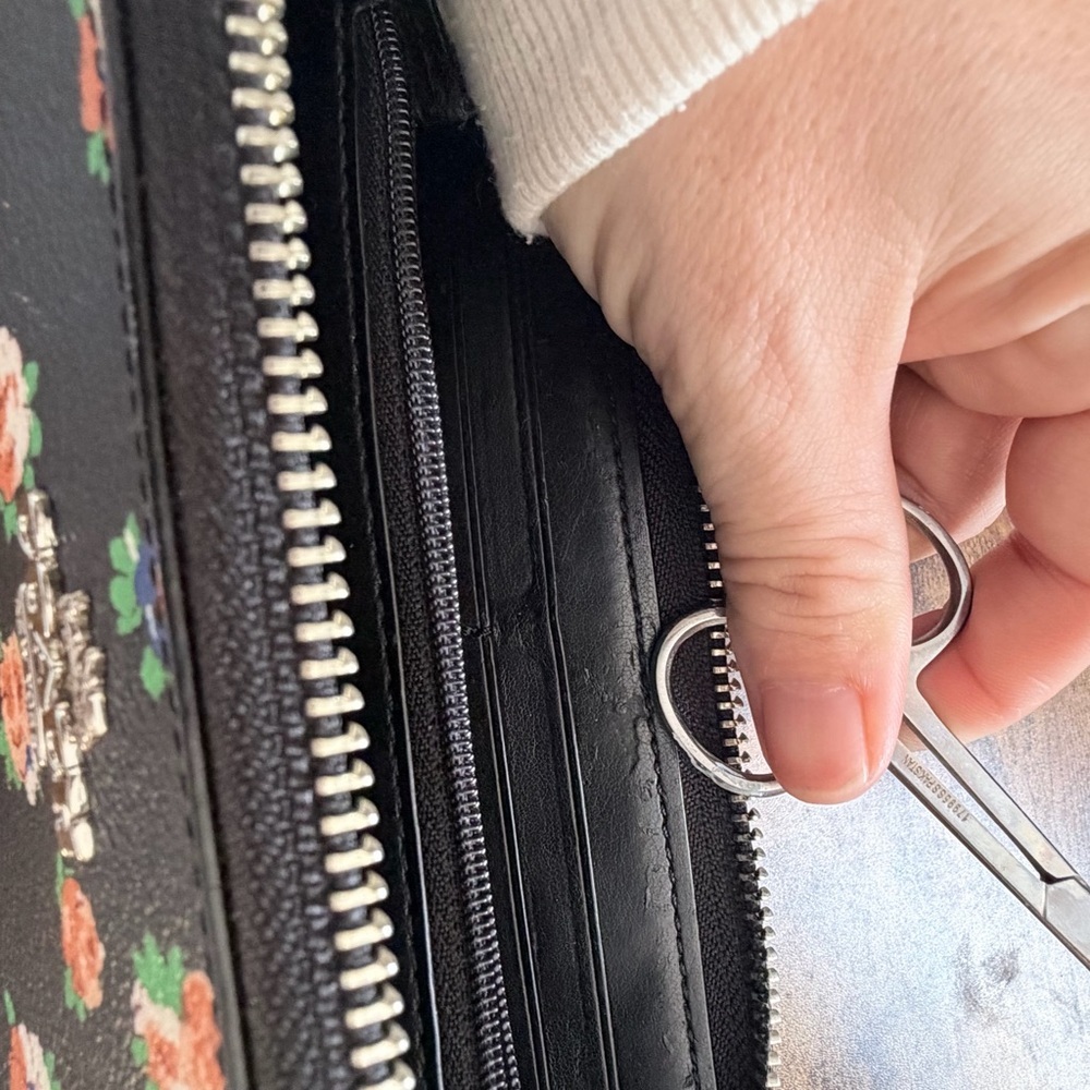 Coach Black Floral Rose Accordion Zip Wallet - Picture 6 of 9